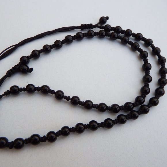 10.58grams Black Onyx Gemstone Necklace - Picture 4 of 11
